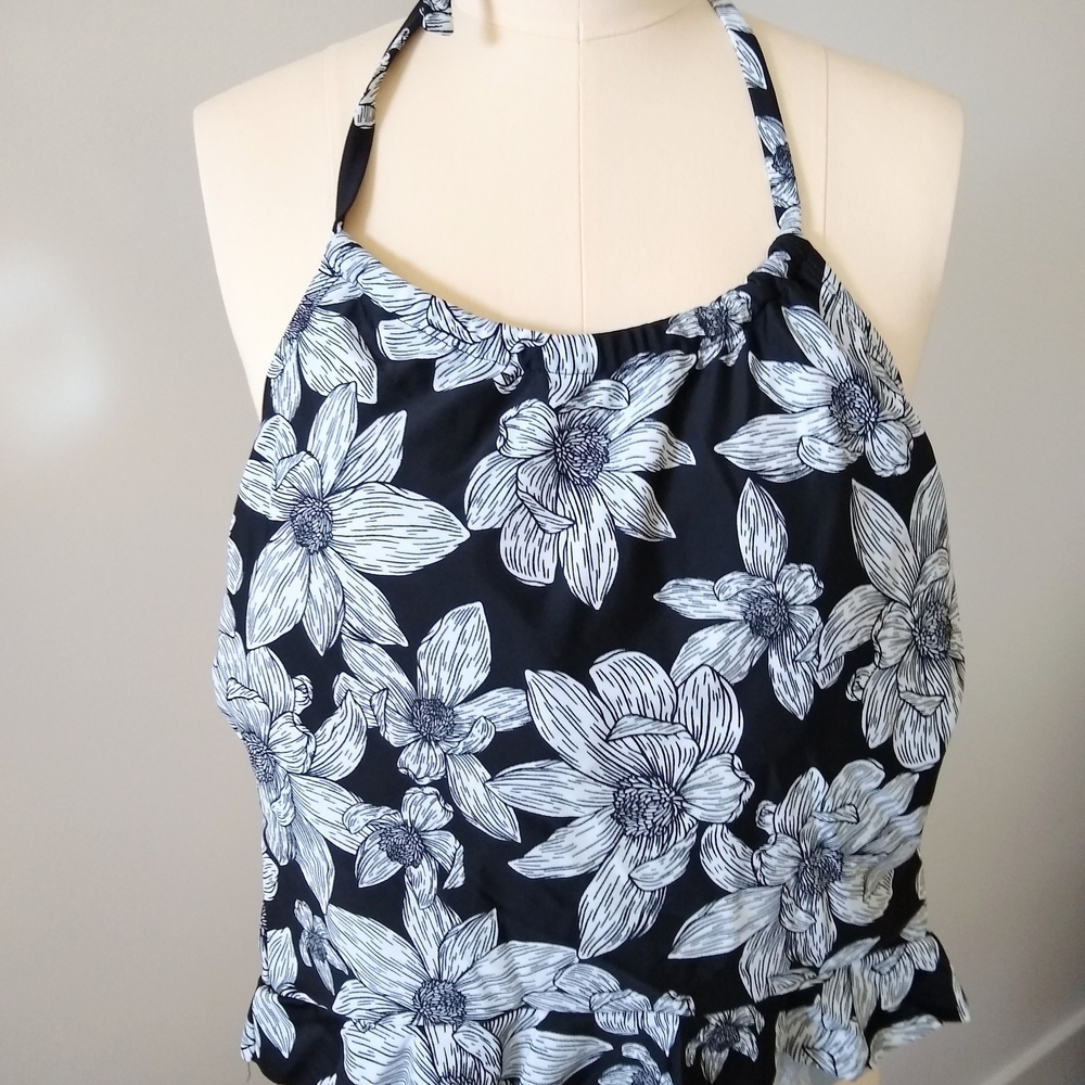 Crown & Ivy Black and White Halter Floral Swim Top